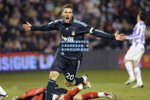 纽约尼克斯谨慎评估波尔津吉斯康复进展，未来决策牵动球队重建蓝图